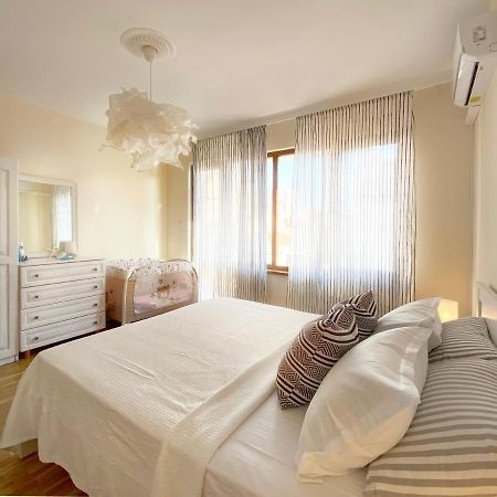 Lovely Apartment With Balcony In Pomorie Old Town By Flat Mаnаger ภายนอก รูปภาพ