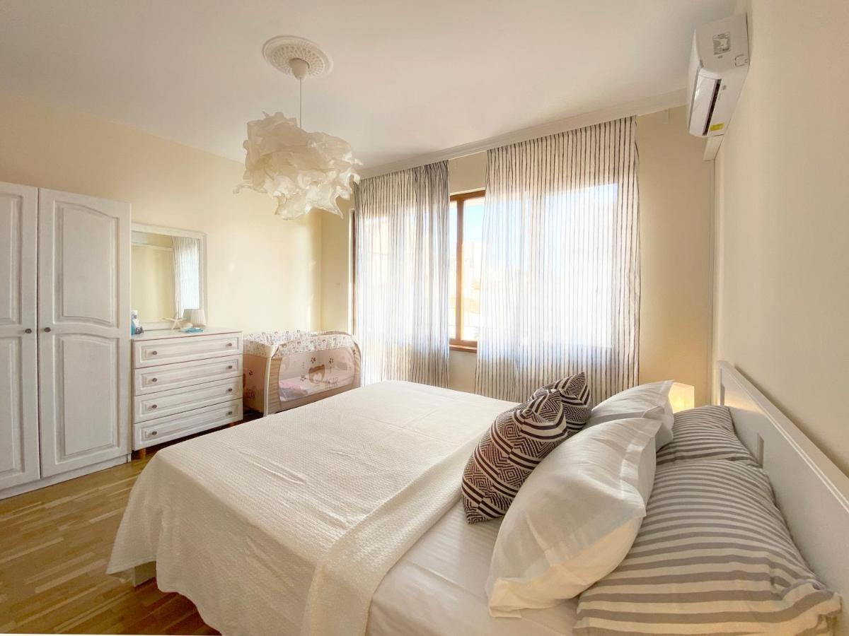 Lovely Apartment With Balcony In Pomorie Old Town By Flat Mаnаger ภายนอก รูปภาพ