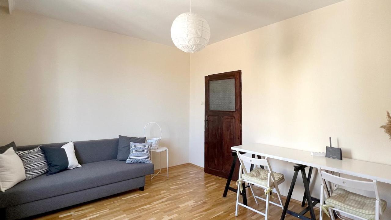Lovely Apartment With Balcony In Pomorie Old Town By Flat Mаnаger ภายนอก รูปภาพ