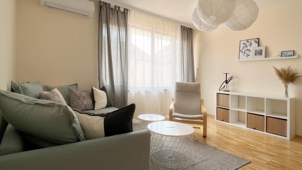 Lovely Apartment With Balcony In Pomorie Old Town By Flat Mаnаger ภายนอก รูปภาพ